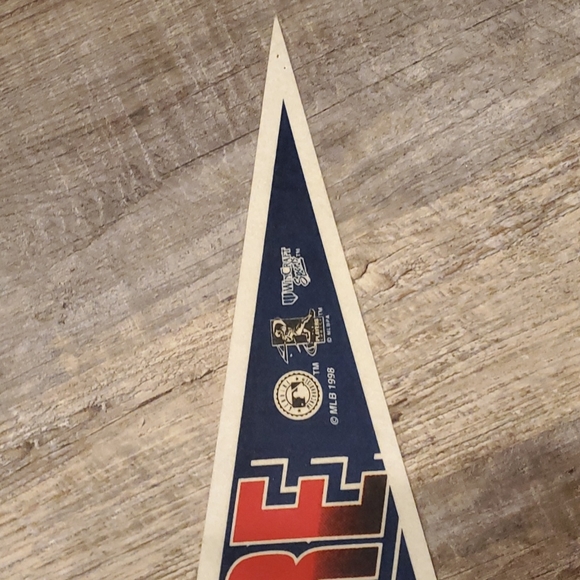 Vintage 1998 Mark Mcgwire St.Louis Cardigan Pennant Wall Decor - Picture 3 of 4